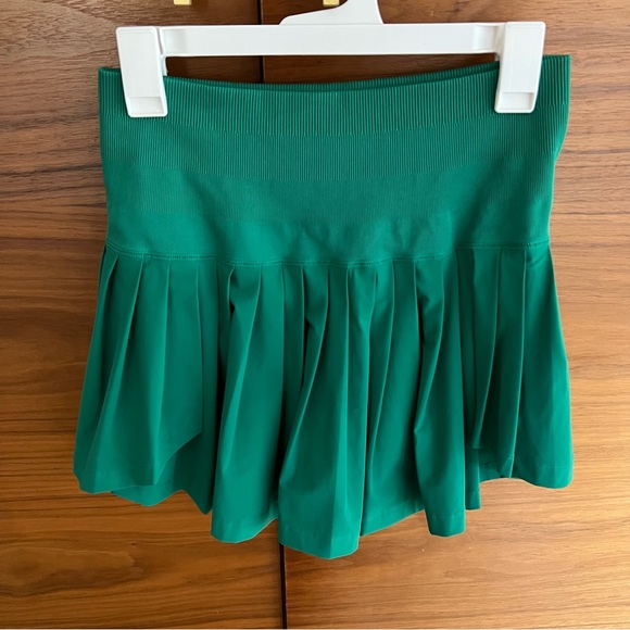 Wilson Midtown Wrap Tennis Skirt Courtside Green Pleated Athletic Skort Medium - Picture 6 of 11